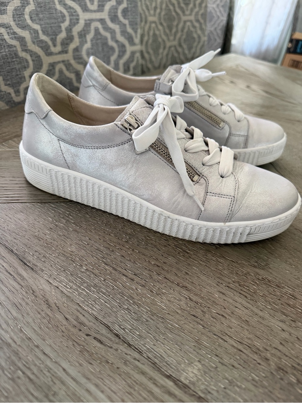 Gabor Silver Metallic Lace-Up Sneakers with Side Zipper US 9.5 EU 7.5 - Picture 2 of 8